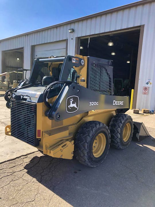 John Deere 320G