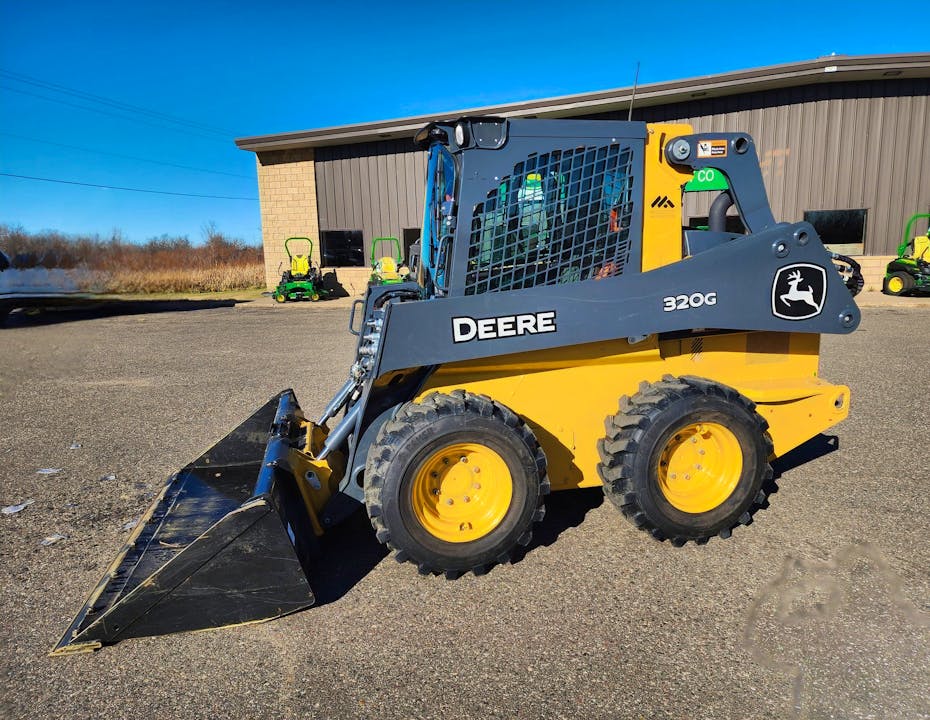 John Deere 320G