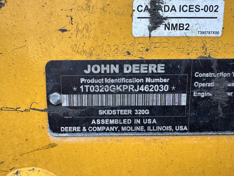 John Deere 320G