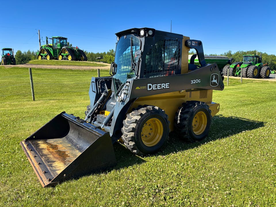 John Deere 320G
