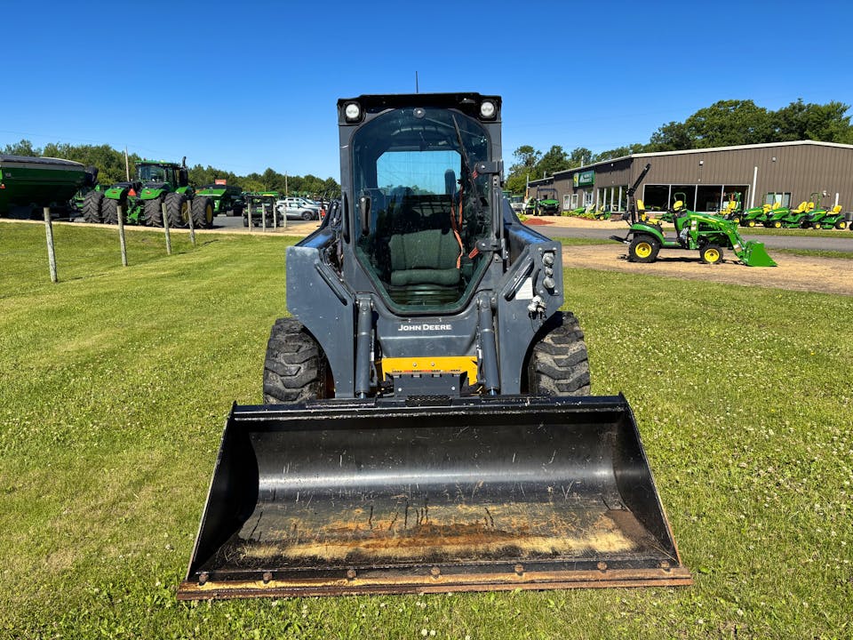 John Deere 320G