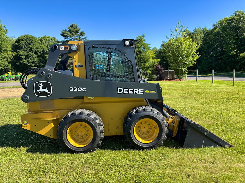 John Deere 320G
