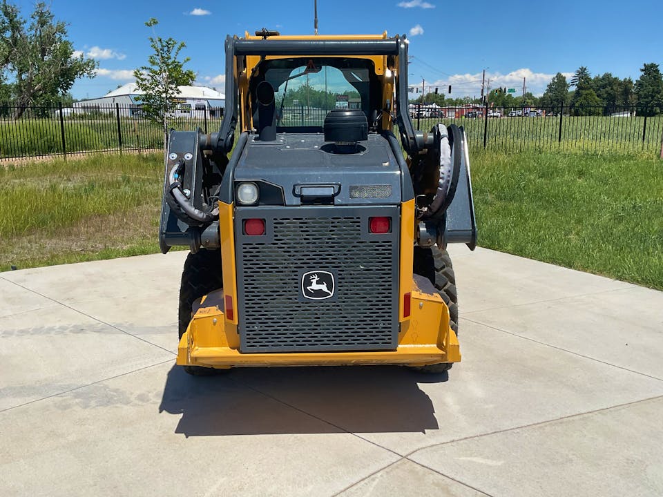 John Deere 320G