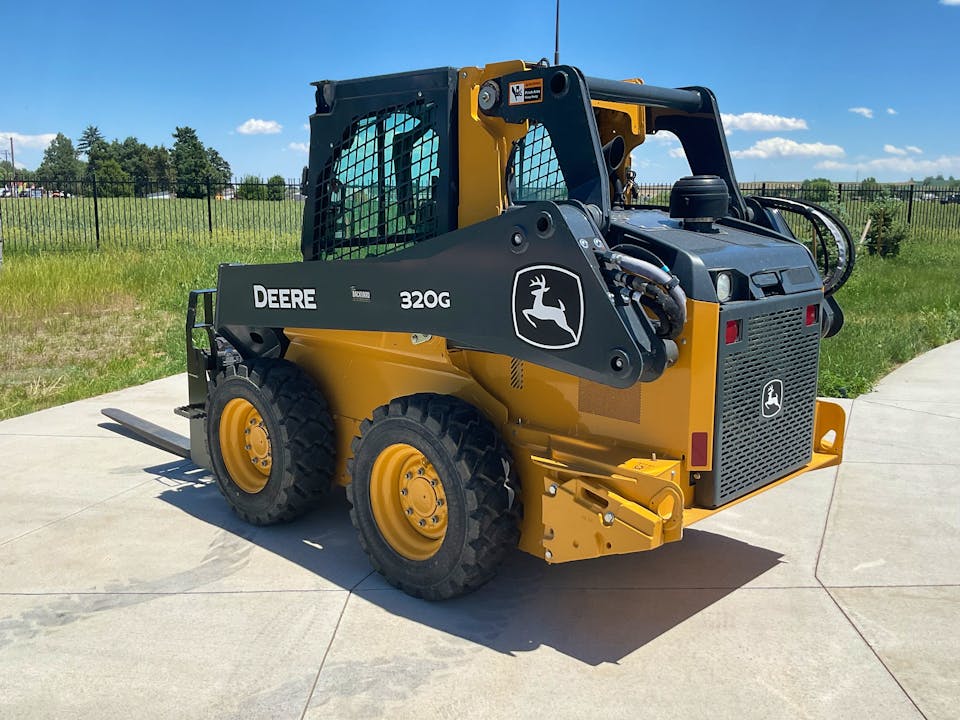John Deere 320G
