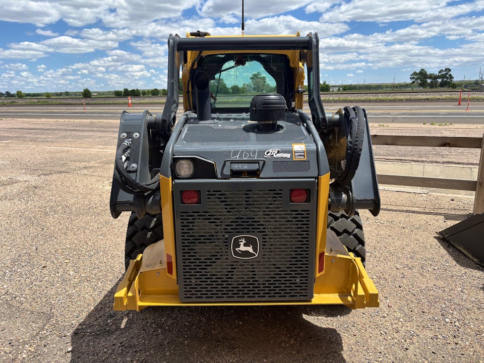 John Deere 320G