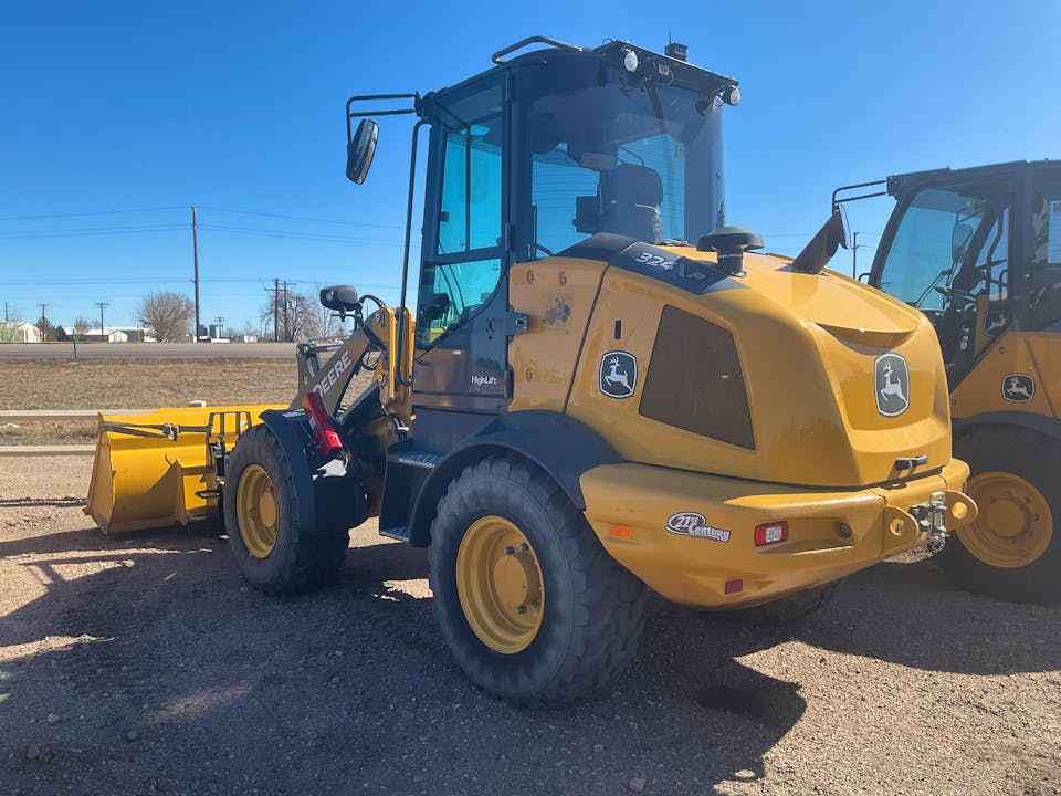 John Deere 324 P