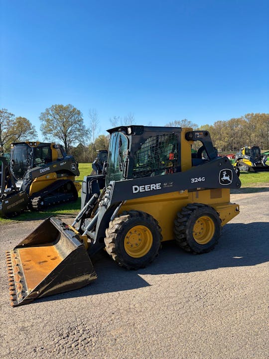 John Deere 324G