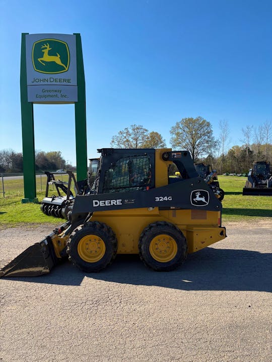 John Deere 324G