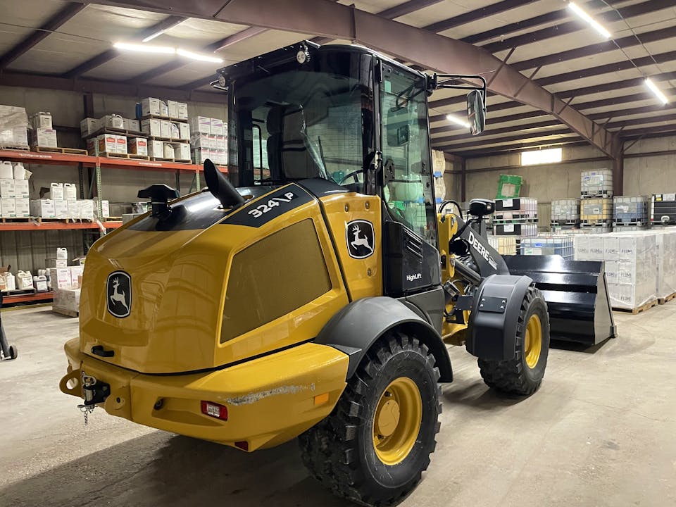 John Deere 324P
