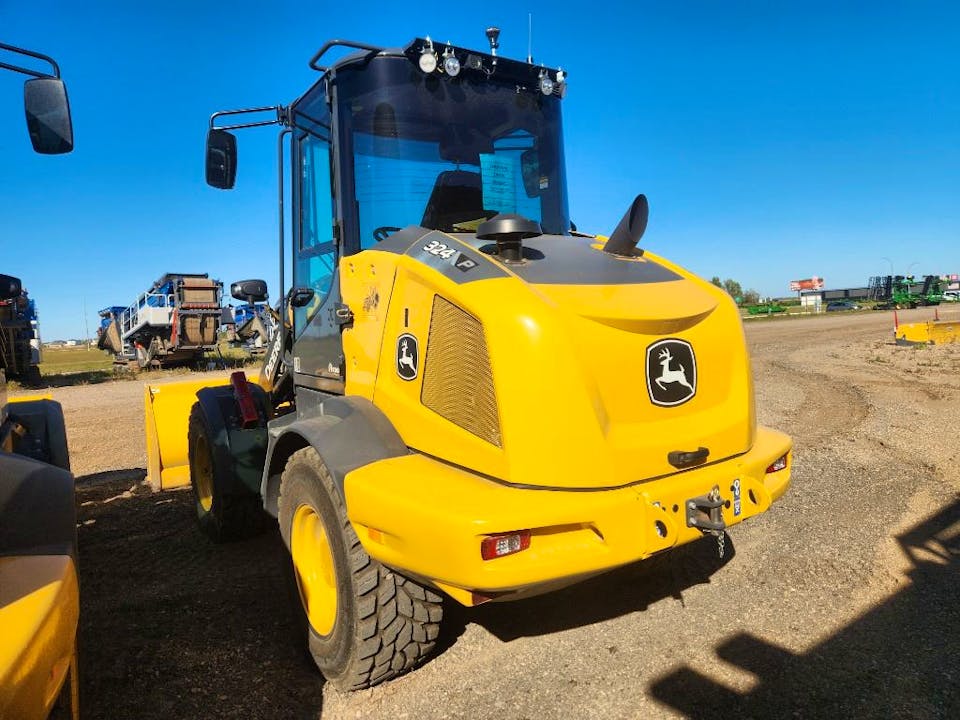 John Deere 324P