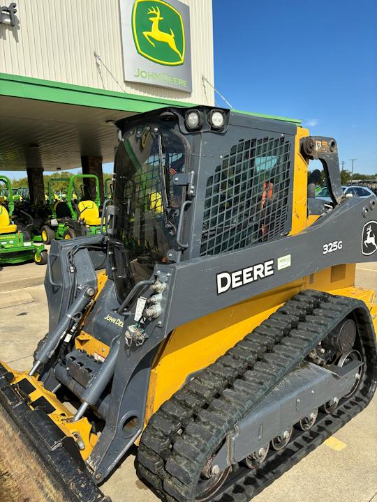 John Deere 325G