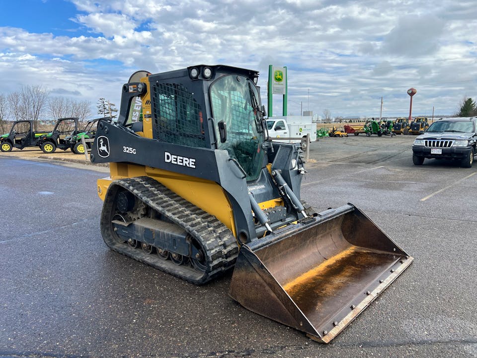 John Deere 325G