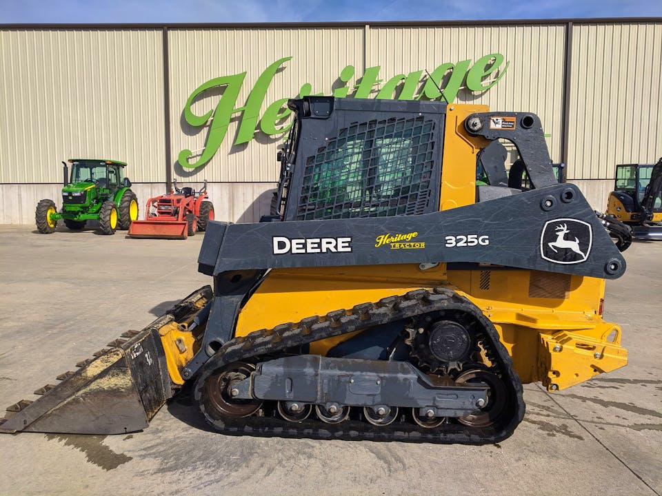 John Deere 325G