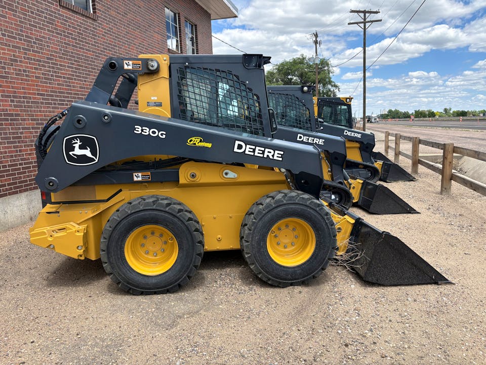 John Deere 330G