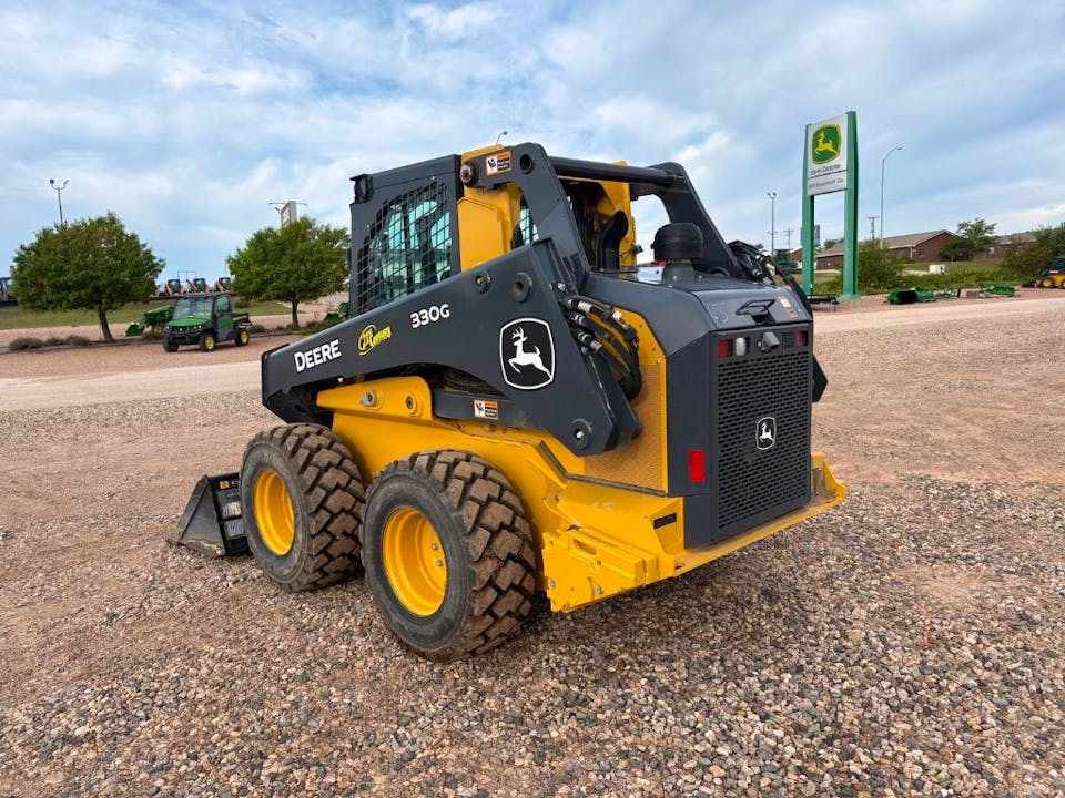 John Deere 330G
