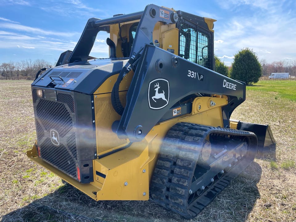 John Deere 331 P