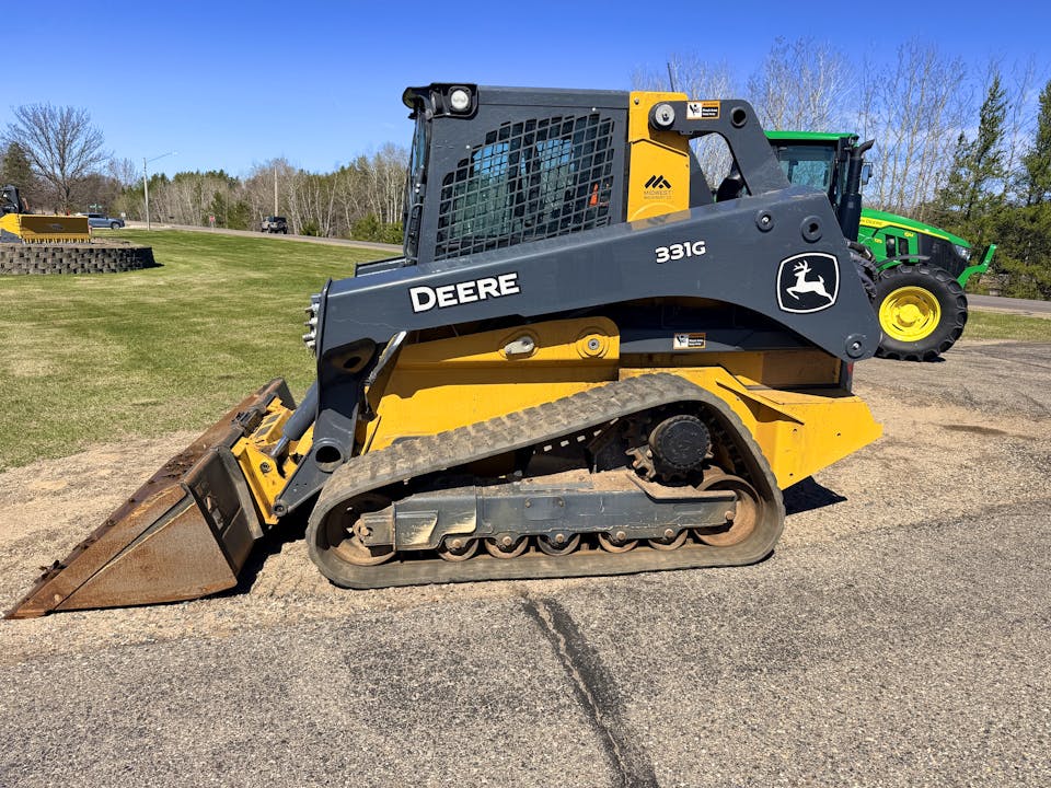 John Deere 331G