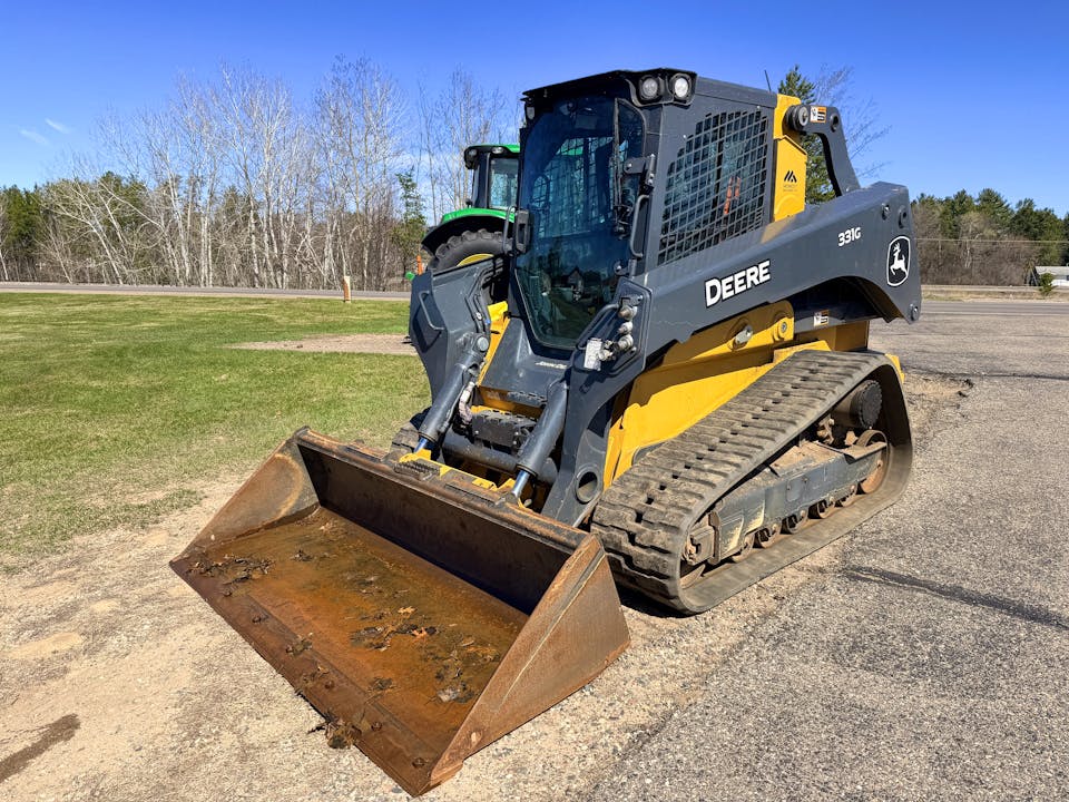 John Deere 331G