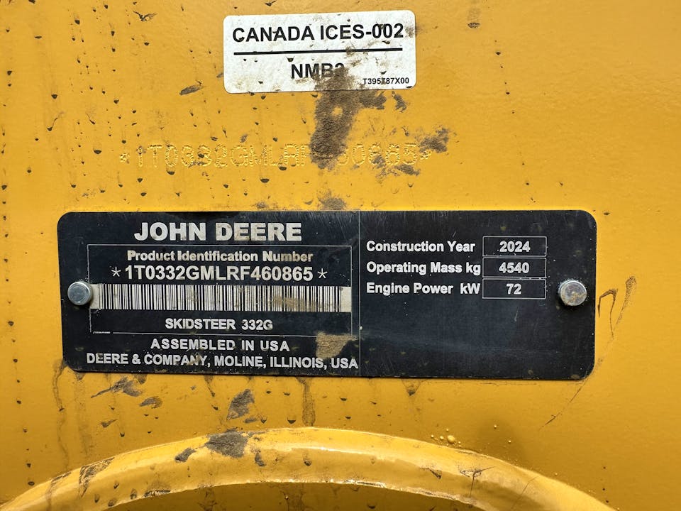 John Deere 332G
