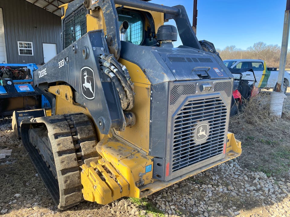 John Deere 333 P