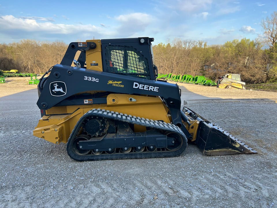 John Deere 333G