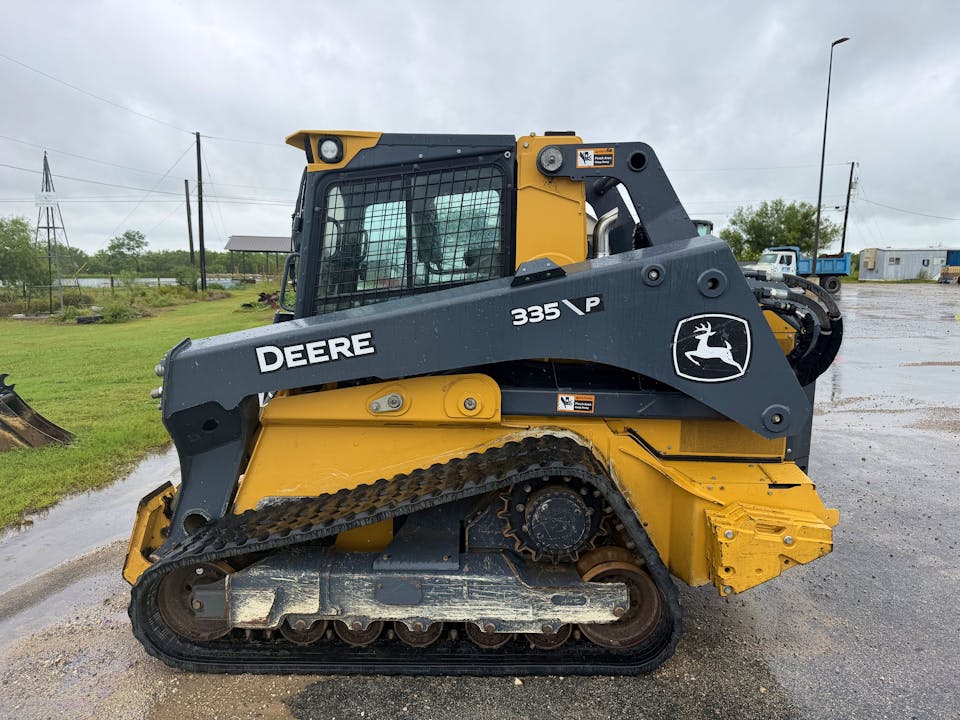 John Deere 335 P