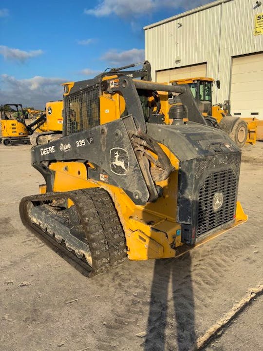 John Deere 335P
