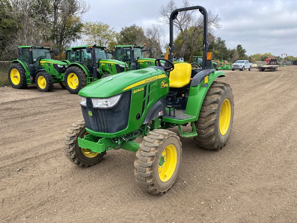 John Deere 4044M