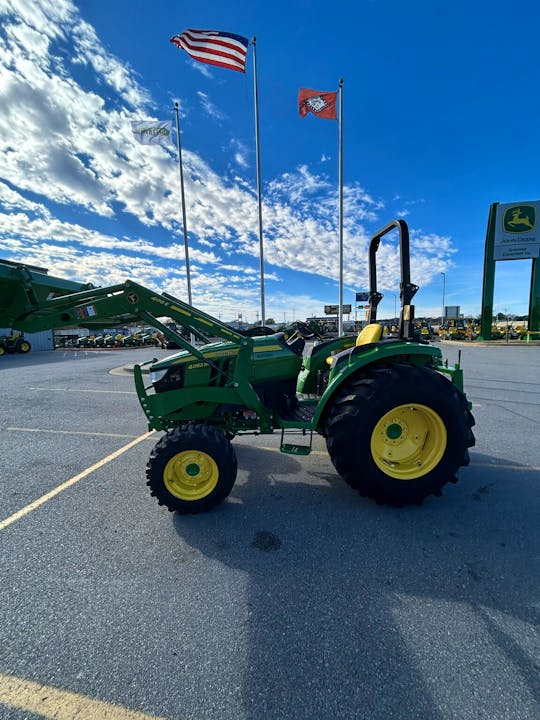 John Deere 4052M