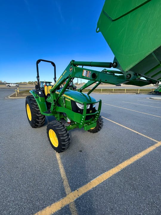 John Deere 4052M