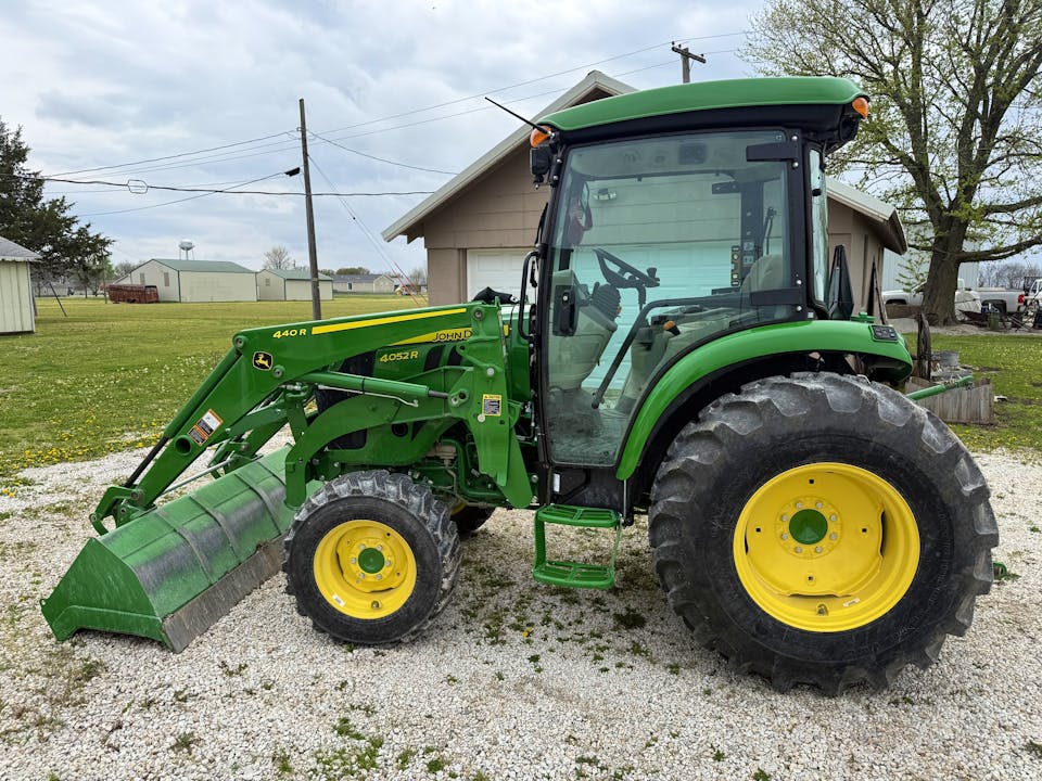 John Deere 4052R