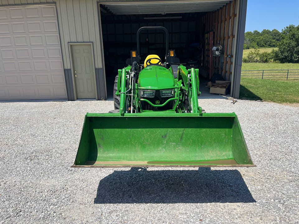 John Deere 4066M