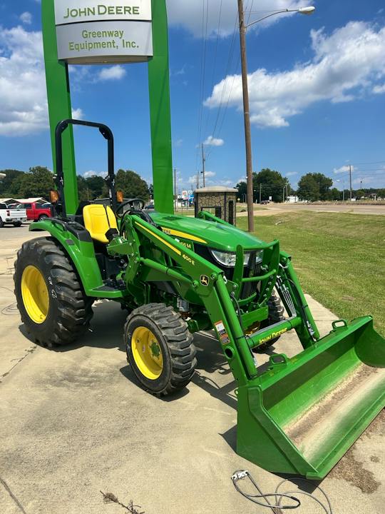 John Deere 4066M