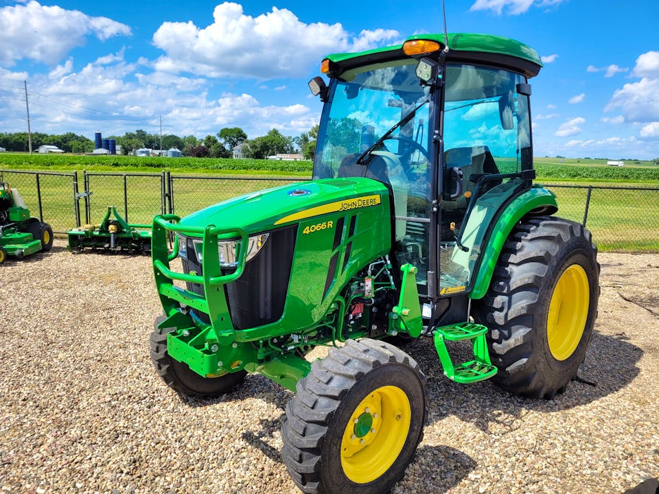 John Deere 4066R
