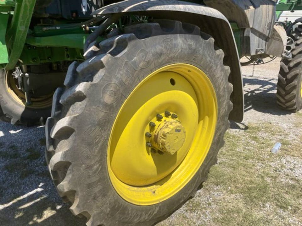 John Deere 412R