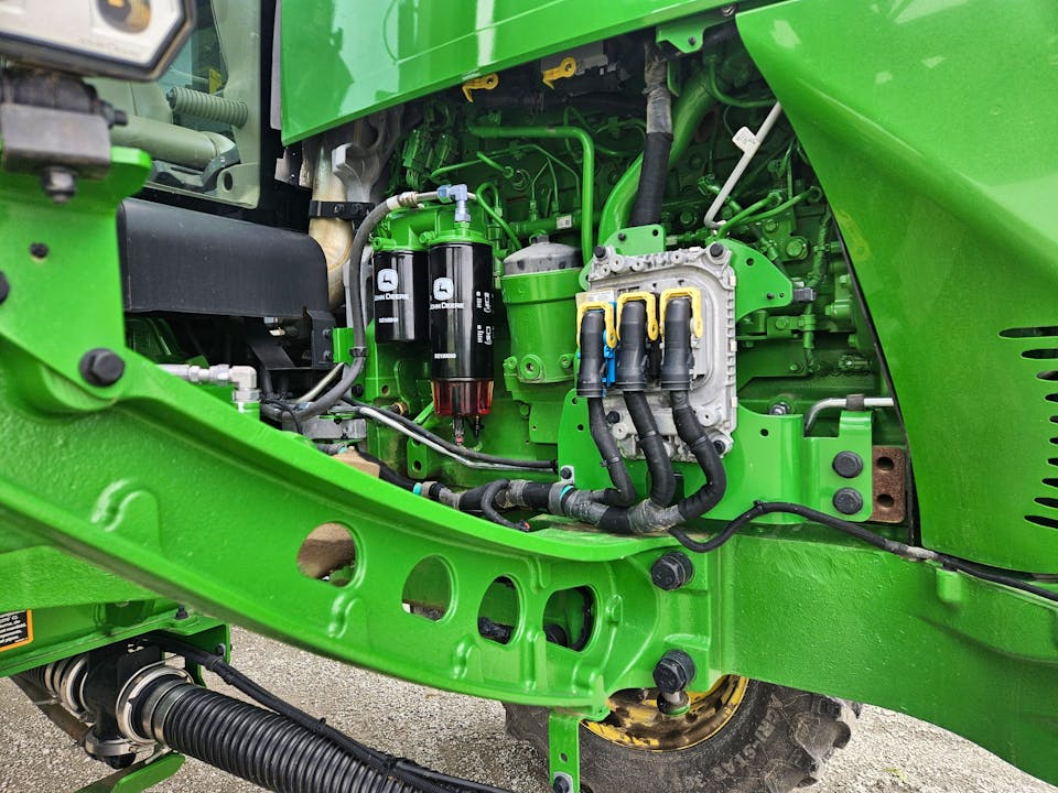 John Deere 412R