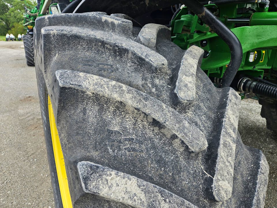 John Deere 412R