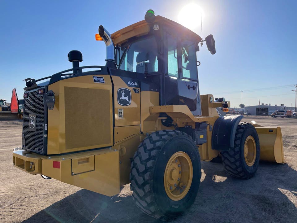 John Deere 444 P