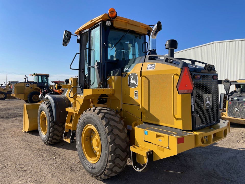 John Deere 444 P