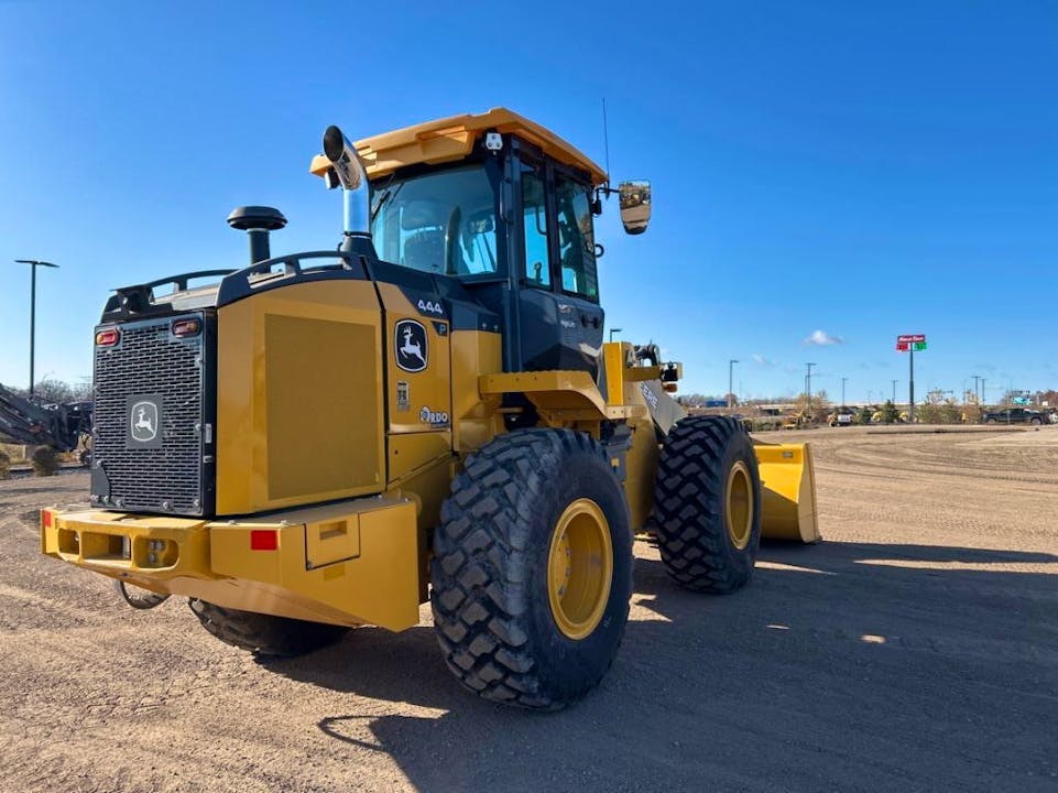 John Deere 444 P