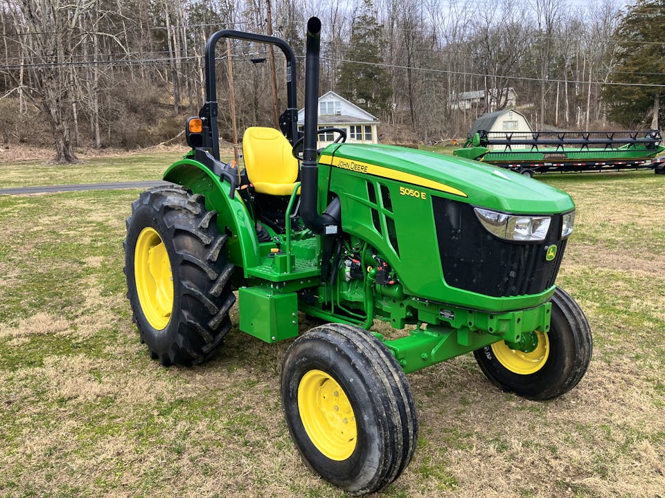 John Deere 5050E
