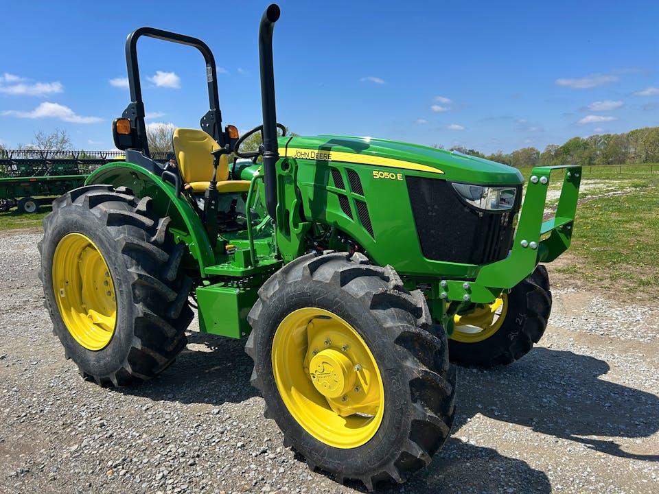 John Deere 5050E