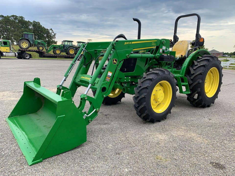 John Deere 5050E
