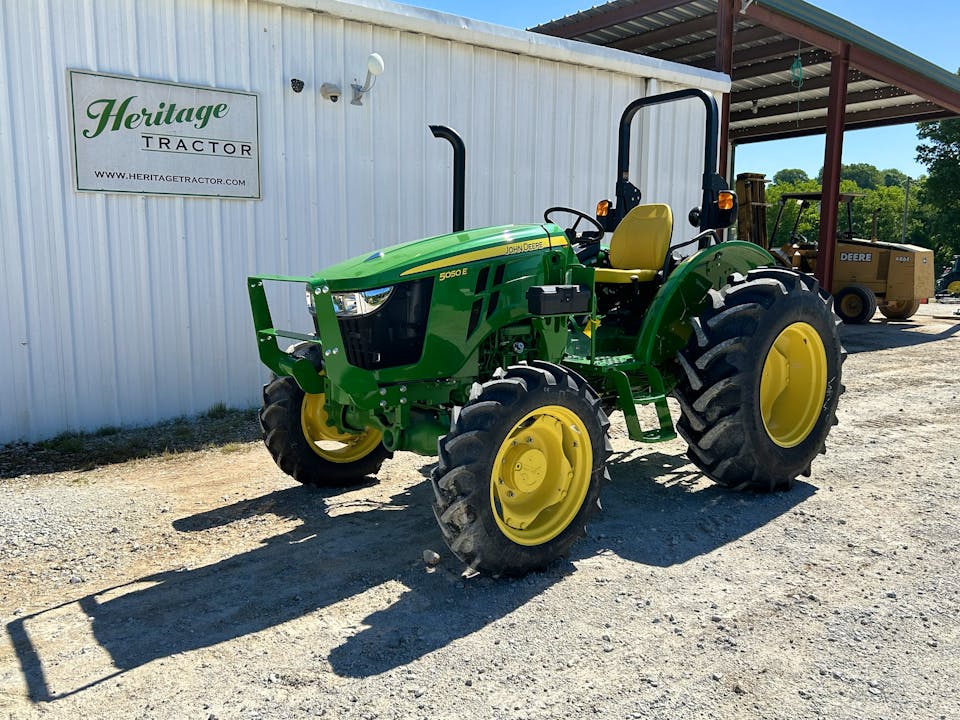 John Deere 5050E