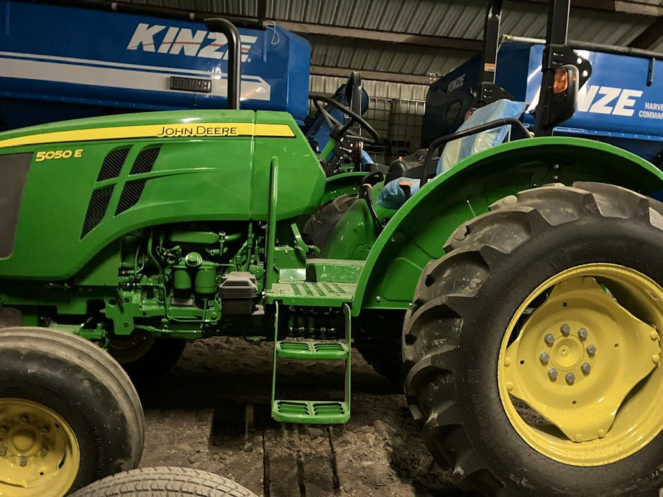 2024-john-deere-5050e-886167
