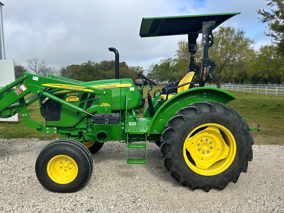 John Deere 5050E