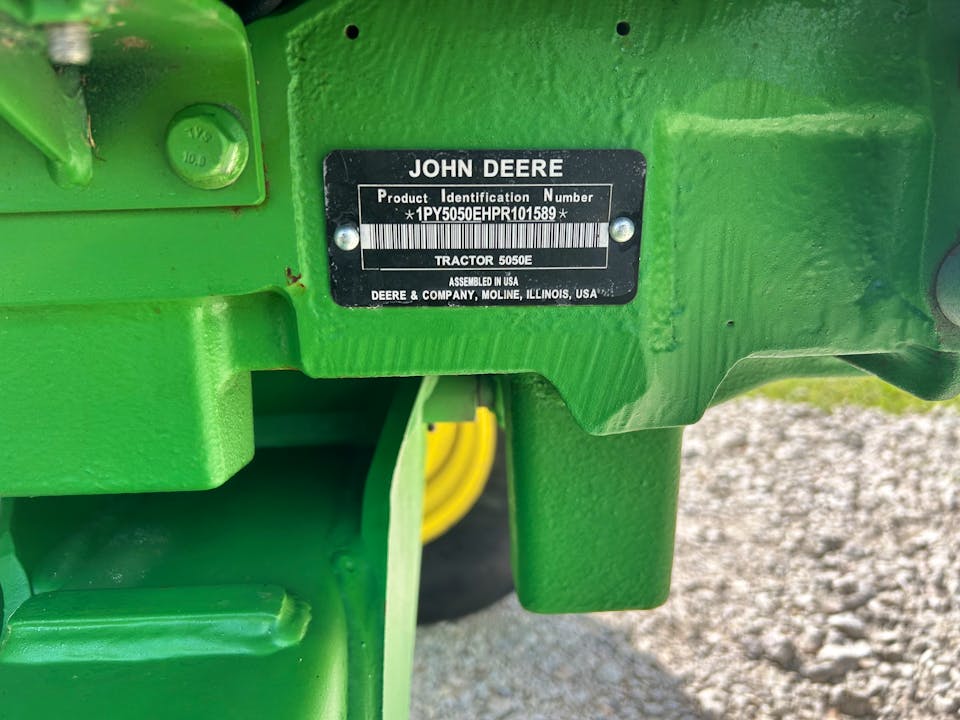 John Deere 5050E