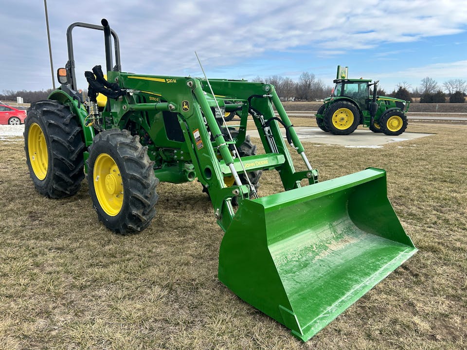 John Deere 5050E