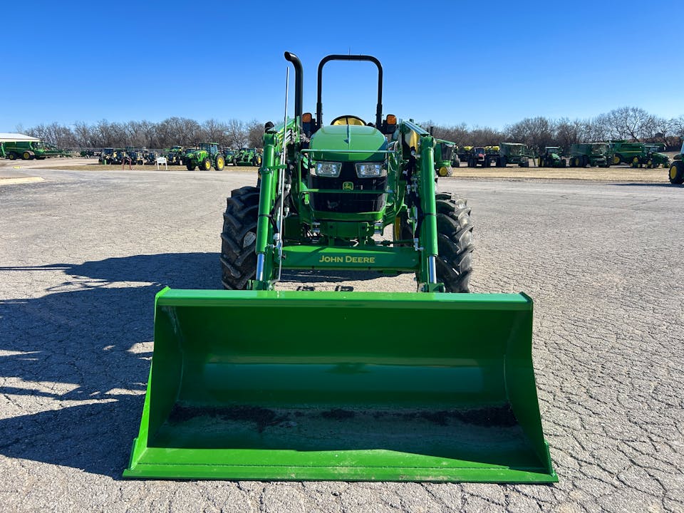 John Deere 5050E