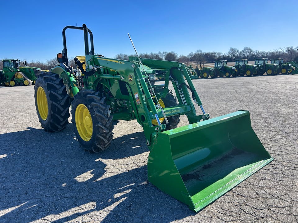 John Deere 5050E